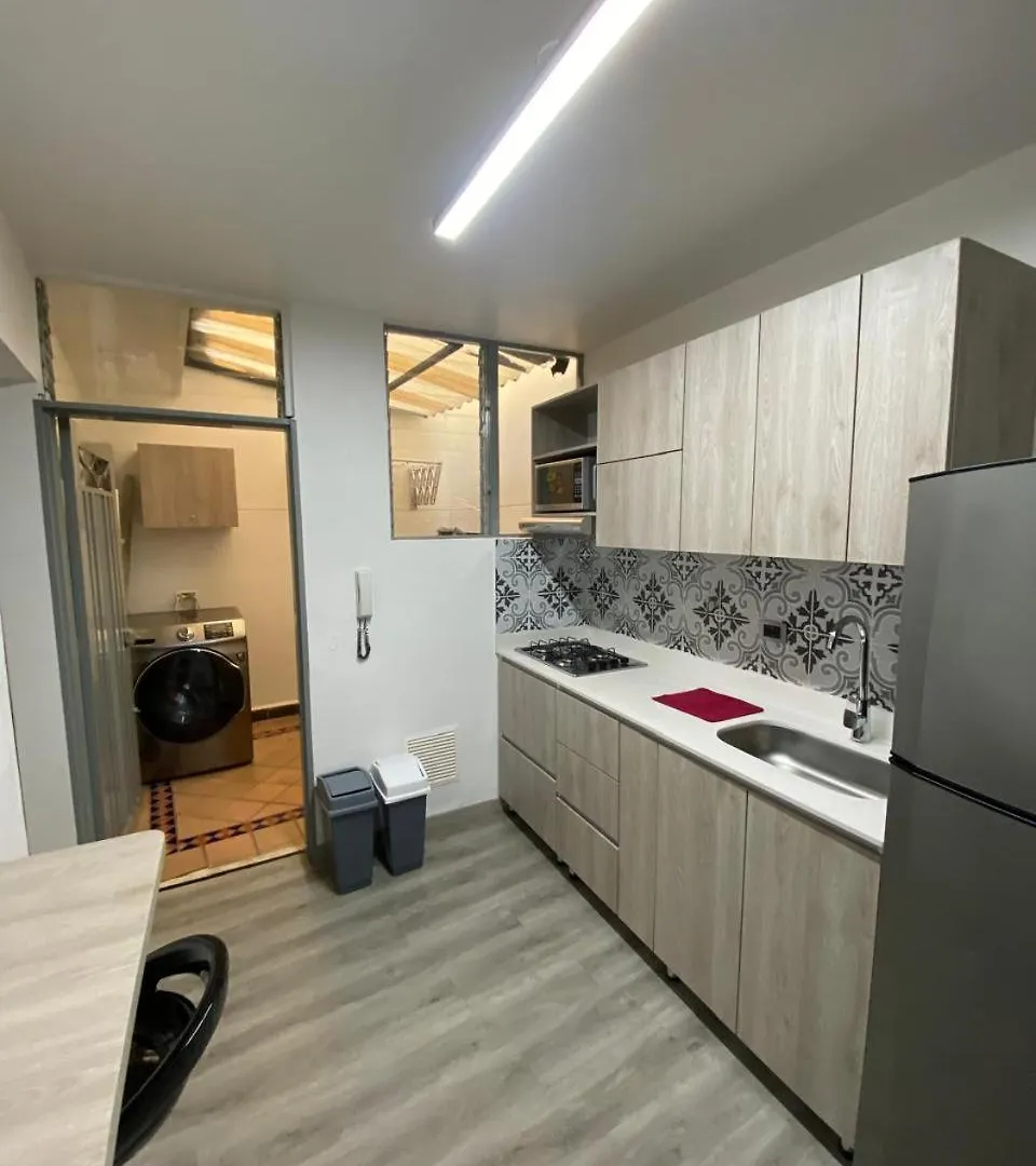 Apartment Comodo Apto En Laureles Medellin